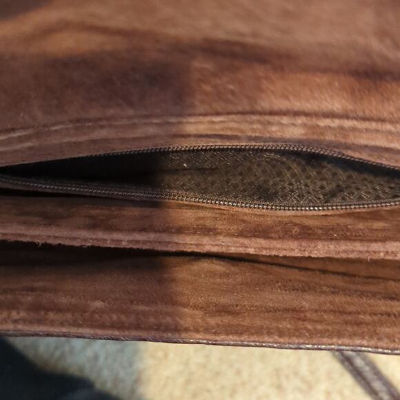 Vintage Leather of the Sea Brown Eel Skin Flap Closure Crossbody Handbag - Picture 6 of 9